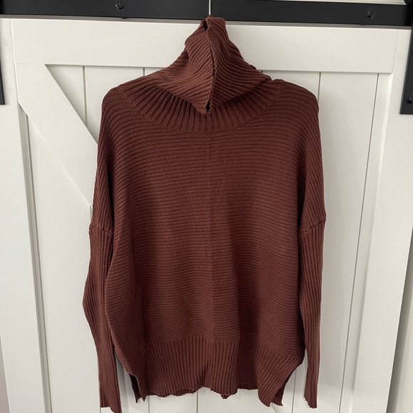 Brown ribbed sweater size medium - Picture 2 of 2